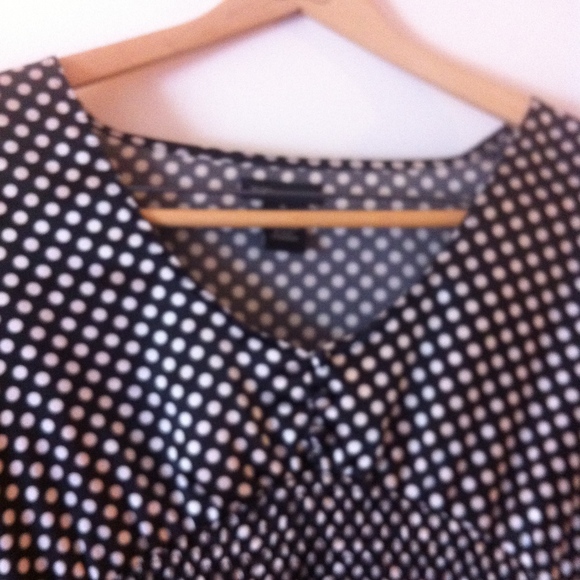 BCBGMAXARIA Black & White Polka Dot Satin LS Top - Picture 5 of 6